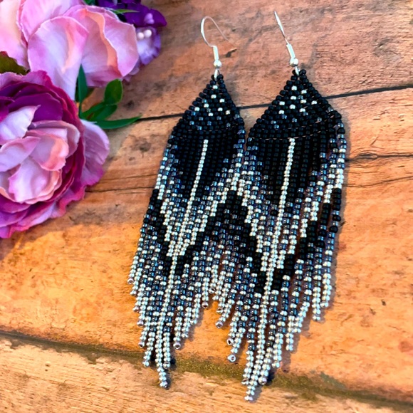 Black and silver beaded earring - Picture 2 of 5